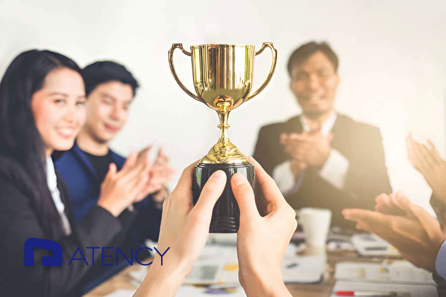 ۱۰ نکته برای ساختن محل کار رویائی! 3 اهمیت پاداش دادن در محل کار